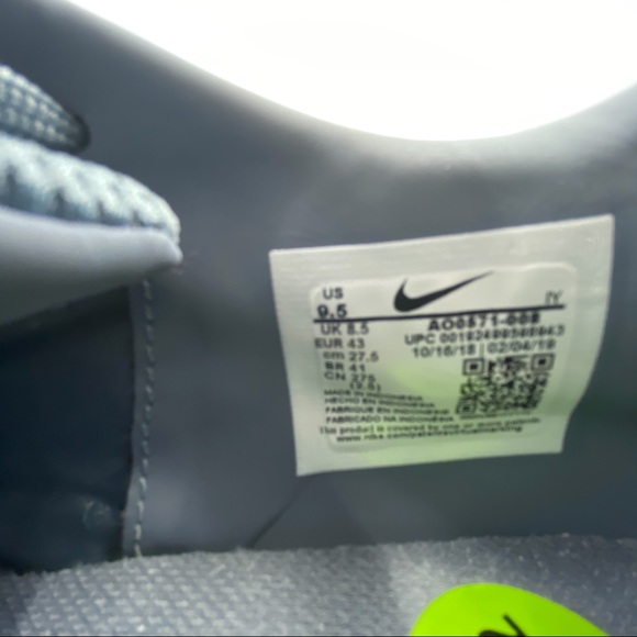 Nike Phantom Venom Academy Turf Soccer Shoes - Picture 8 of 8